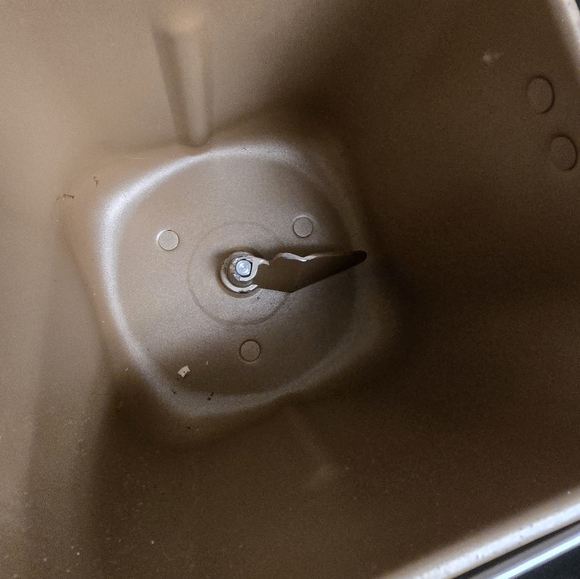 SKG Automatic Programmable Bread Machine - Picture 7 of 8